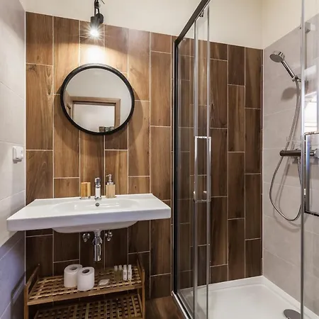 Royal, * Tátralomnic